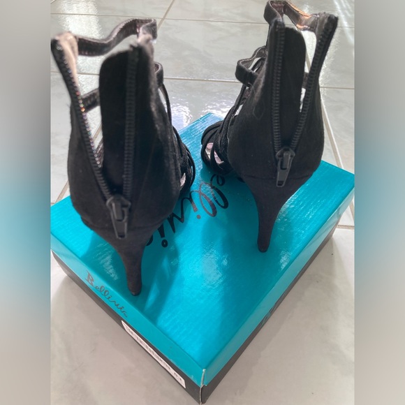 Black Strappy Heels by Bellini 7.5 W - Picture 3 of 4